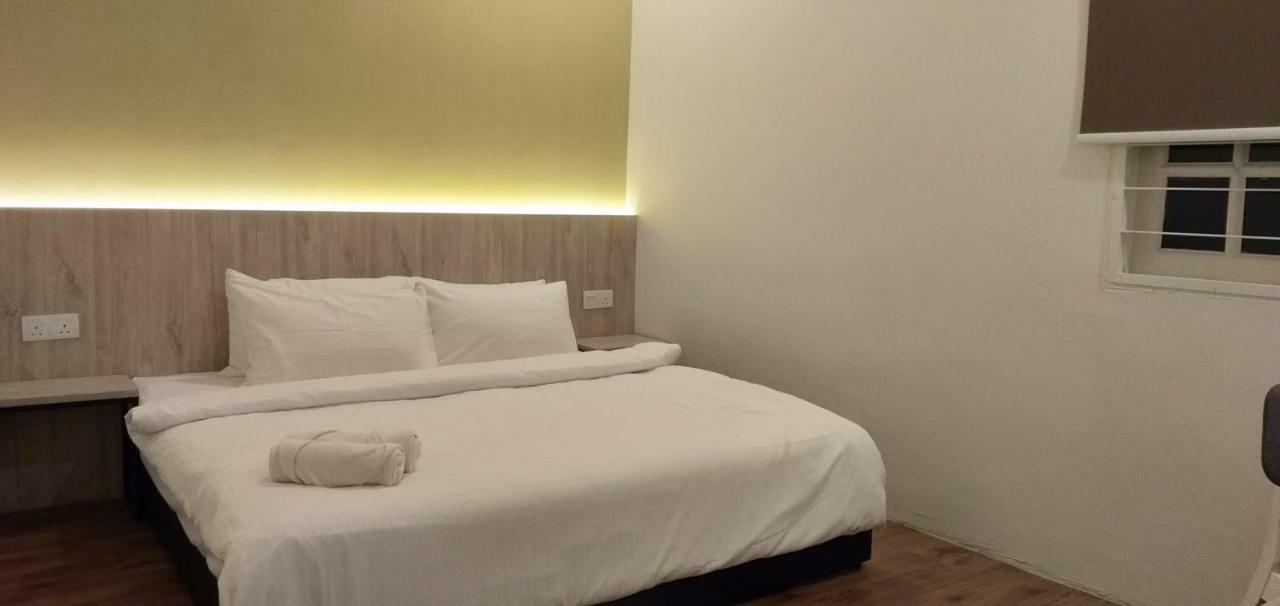 The Wood Boutique Hotel Muar Room photo